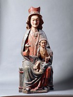 Всього в експозиції представлено близько 60 західноєвропейських поліхромних скульптур XIII-XVI століть, 33 картини (в основному XV-XVI століть, головним чином на дереві) і десяток предметів готичної меблів