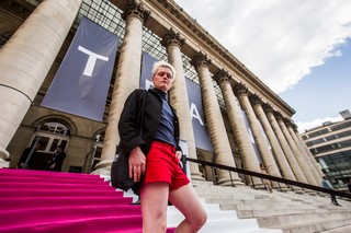 Если мир хочет больше нередактированной плоти, я дам это им