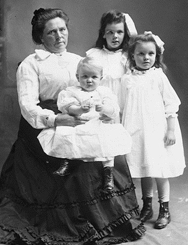 Це Белль Ганнесс, яка народилася в Норвегії в 1859 році
