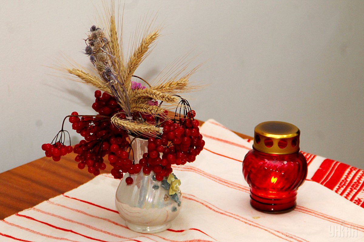 Документ є дзеркальною версією резолюції, внесеної на розгляд Сенату в березні цього року