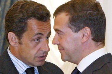 15 серпня 2008, 7:06 Переглядів:   Ніколя Саркозі близько познайомився з Дмитром Медведєвим