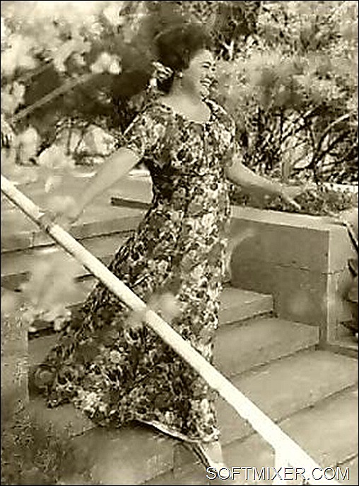 На наступний ранок Глазунов прислав їй це плаття в подарунок