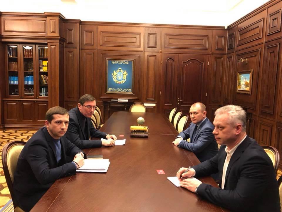 За словами прес-секретаря Генпрокуратури, представник «Нової пошти» підтвердив, що обшуки, які проводилися, були коректними