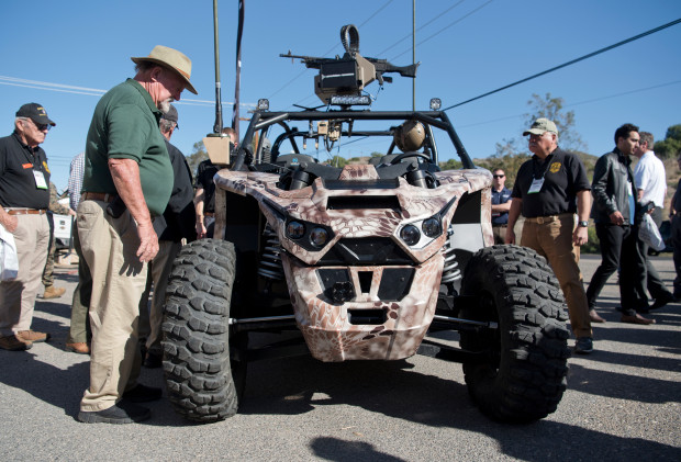 Машина відрізняється малою вагою і може перевозити до чотирьох морпіхів
