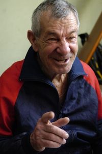 Він, навіть будучи похилим і хитромудрою чоловіком, найбільшим альпіністом України, представлявся - Гарік