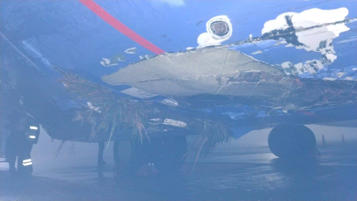 В результаті аварії одну з двох смуг закрили для польотів