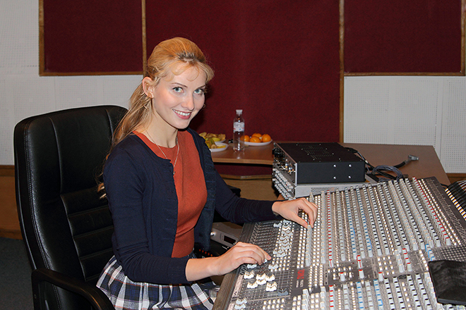 З 1982 року почали виходити фільми і телепередачі про життя співачки