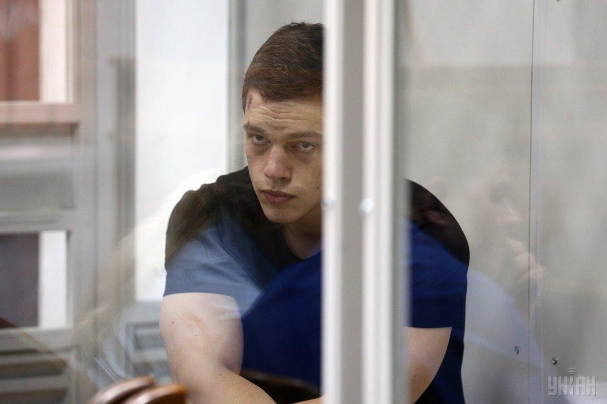 Його дядько - Саша Оболонський - був неодноразово судимий, в тому числі за умисне вбивство