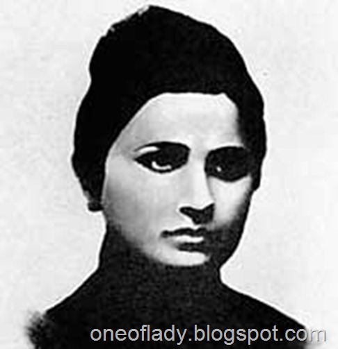 Рідні говорили про неї: «дружина-дитина, дивиться на чоловіка знизу вгору, прийнявши як закон його влада над собою і правоту в усьому і завжди»