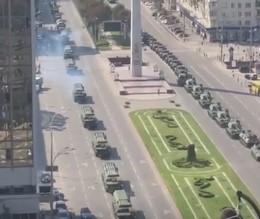 Колона налічувала близько 100 одиниць військової техніки - кілька десятків танків, БМП, колісна бойова військова техніка