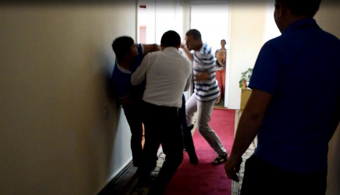 Пізніше з'ясувалося, що цим невідомим був боксер, майстер спорту міжнародного класу Олег Буц