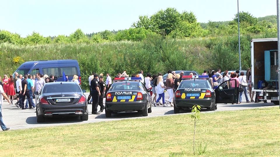 Але підтверджують, що ДТП сталося на ділянці дороги по маршруту прямування урядового кортежу