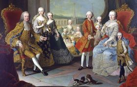 Марія Терезія в колі сім'ї   Марія Терезія увійшла в історію як мати численного сімейства - в шлюбі з герцогом Францом I Стефаном, з яким вона прожила майже тридцять років, народилося шістнадцять дітей, десять з яких дожили до зрілих років