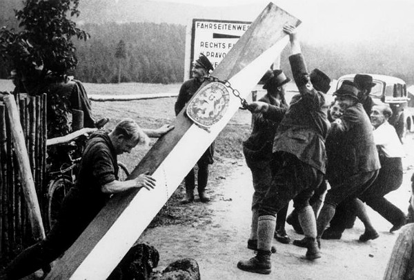 У травні на вільних демократичних виборах пронацистская Судетсько-німецька партія отримала більшість крісел місцевих рад, ставши однією з найбільших фашистських партій світу