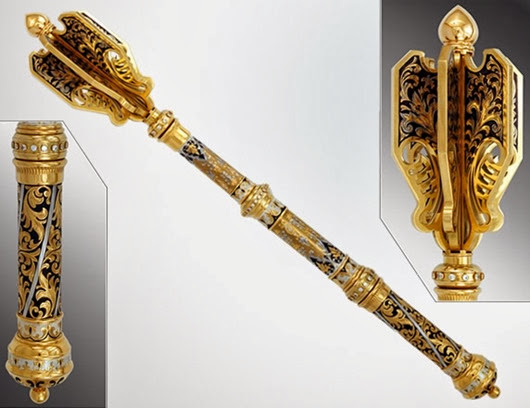 І булава, і шестопер своє походження ведуть від палиці - масивної дубини з потовщеним кінцем, зазвичай окута залізом або утикані великими залізними цвяхами, - яка також довгий час була на озброєнні російських воїнів