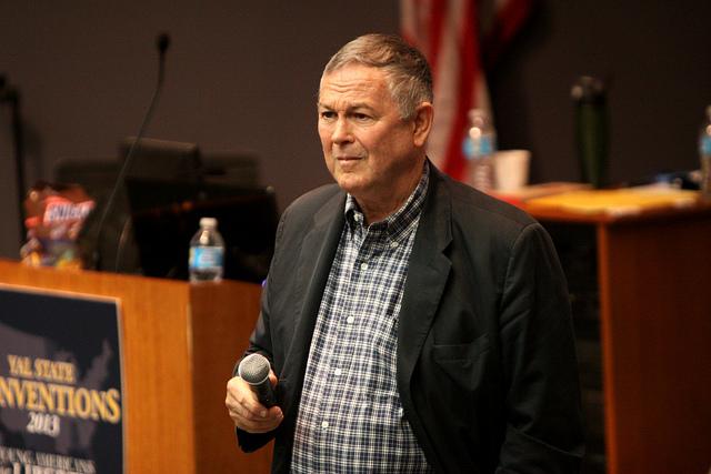 Демократи тепер можуть серйозно взятися за зв'язки республіканця з Москвою