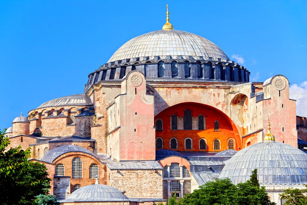 Опинившись там, ви доторкнетеся до великої історії найстаріших держав