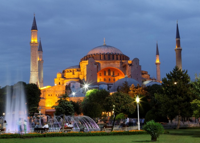 Але тут виділили невелике приміщення, де можуть здійснювати мусульманські обряди співробітники музею