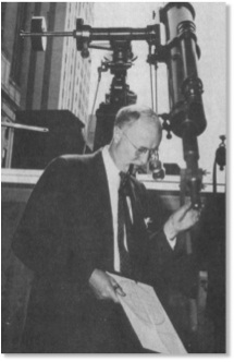 Джон Нельсон (США), фахівець з радіозв'язку, розробив методику прогнозування перешкод для радіозв'язку від магнітних бур, що використовує кутові конфігурації планет