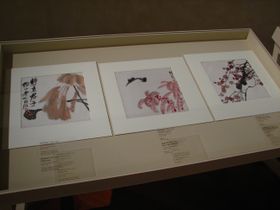 Фото: Барбора Кментова   «Особливість творчості чхи Пай-ш полягає в тому, що він застосовував традиційні прийоми і сфокусував свою увагу на простих об'єктах - креветках, крабах, курчатах, або на його картинах ми бачимо листя капусти, камелії, причому ці зображення дуже барвисті - він на відміну від класичних майстрів не боявся яскравого і есктремального кольору