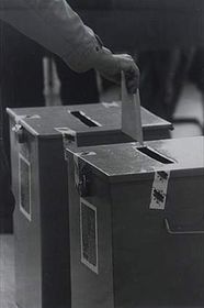 Ілюстративне фото: Архів Чеського радіо - Радіо Прага   На відміну від актуальної передвиборної ситуації, коли через позицію боролося 23 партії, спектр політичних сил, представлених у Першій Республіці, був ширше в два рази, і в цілому у виборах в Палату депутатів в період з 1920 по 1935 року брало участь близько 50 суб'єктів