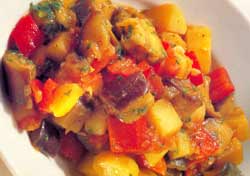 інгредієнти   600 г баклажанів   2 червоні болгарські перці   600 г помідорів   1 кг картоплі   1 пучок петрушки   1 ст