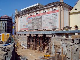 Будівництво центру «Палладіум»   - Цей костел прилягає безпосередньо до торгового центру