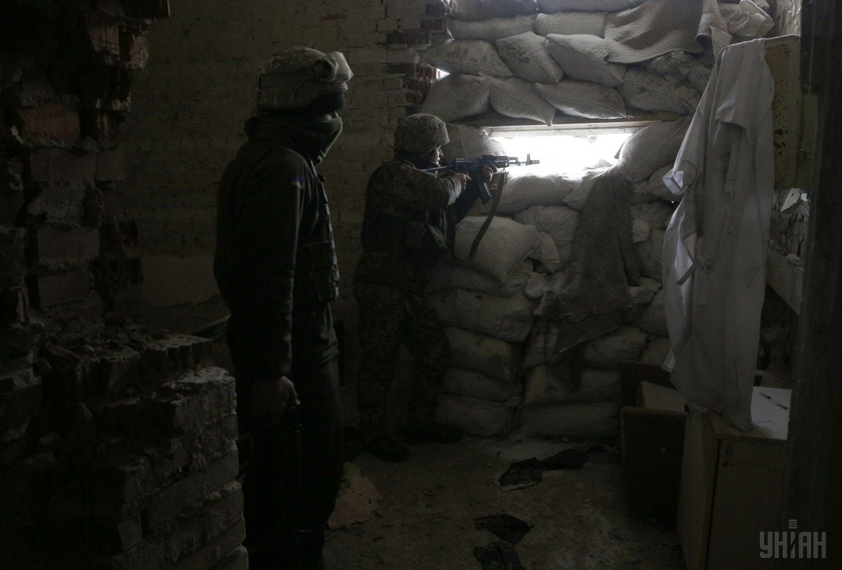 Окупанти 14 разів відкривали вогонь по позиціях українських військ, в тому числі зафіксовано 7 випадків застосування озброєння, забороненого Мінській угоді