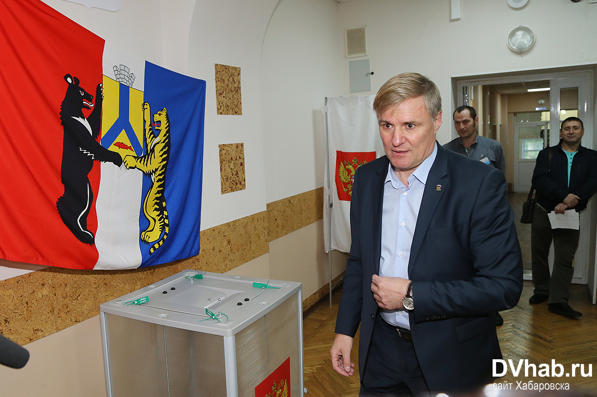 Тут є і народний стіл, і народна карта - проекти, які дозволяють створити максимально комфортні умови для людей, щоб вони могли визначитися зі своїм вибором і майбутнім, - розповів Сергій Луговський, голова Законодавчої думи Хабаровського краю