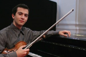 У Гомелі відбувся концерт талановитого і перспективного молодого музиканта з Росії вірменського походження скрипаля Гайка Казазяна