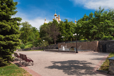 У 2009 році Успенський собор переданий Харківській єпархії, але органна музика в стінах храму звучить як і раніше, а церковні служби проходять тільки у недільні дні