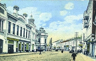 Мова піде про минулі і справжніх історіях володінь купців   Гельдта   ,   Сафьянщікова   ,   Батова   ,   Вікенгейзера   ,   Хмелінський   ,   про будинки   земського   і   міського   банків, апартаментах   віце-губернатора Перовського   і   поміщика Брилкін   ,   губернаторському будинку   і   будівлі Кадетського корпусу   , А також про багато інших псковських особняках, побудованих в XIX - початку XX ст