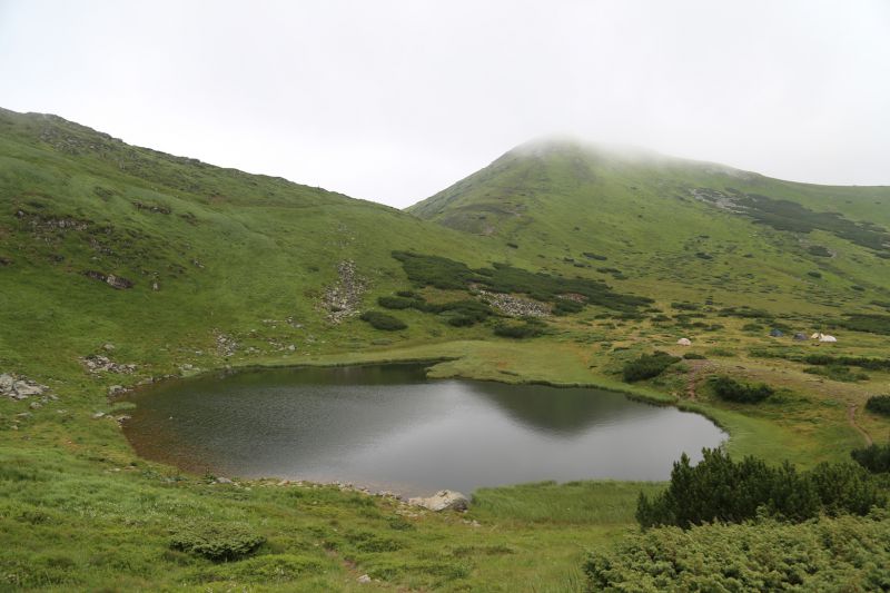 Озеро Несамовите