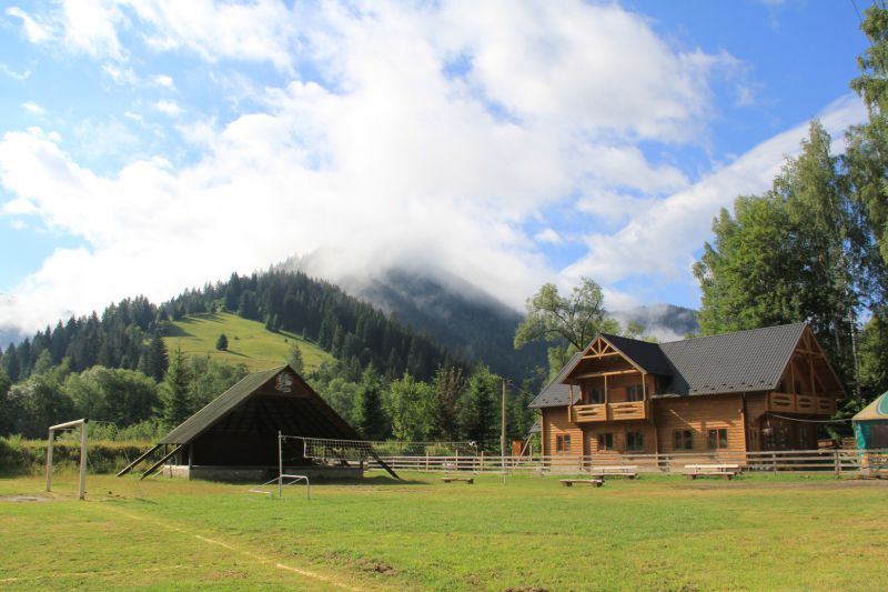 Ранок десь на Верховині