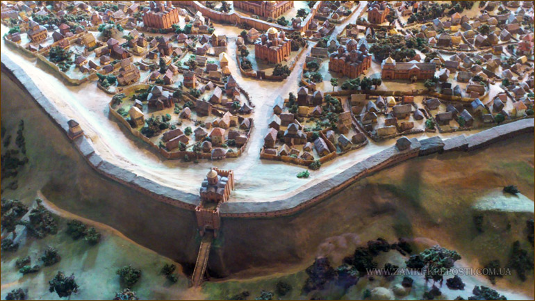 Фактично ж на початку XIII століття Русь являла собою сукупність півтора десятка держав-князівств, кожне зі своїм «стольним градом», військом і самодостатньою економікою