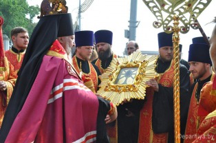 Унікальна святиня Білоруської землі, копія чудотворної ікони Божої Матері «Жировичського», з 18 квітня по 3 вересня 2018 року робить хресний хід по всіх єпархіях Української Православної Церкви