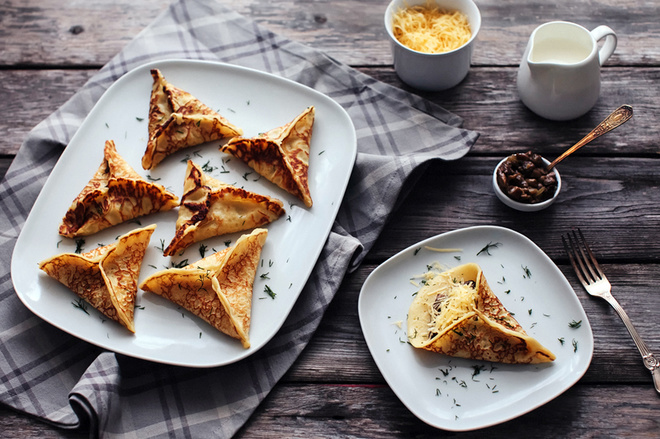 Циганські гадання на Масляну з друзями на млинцях