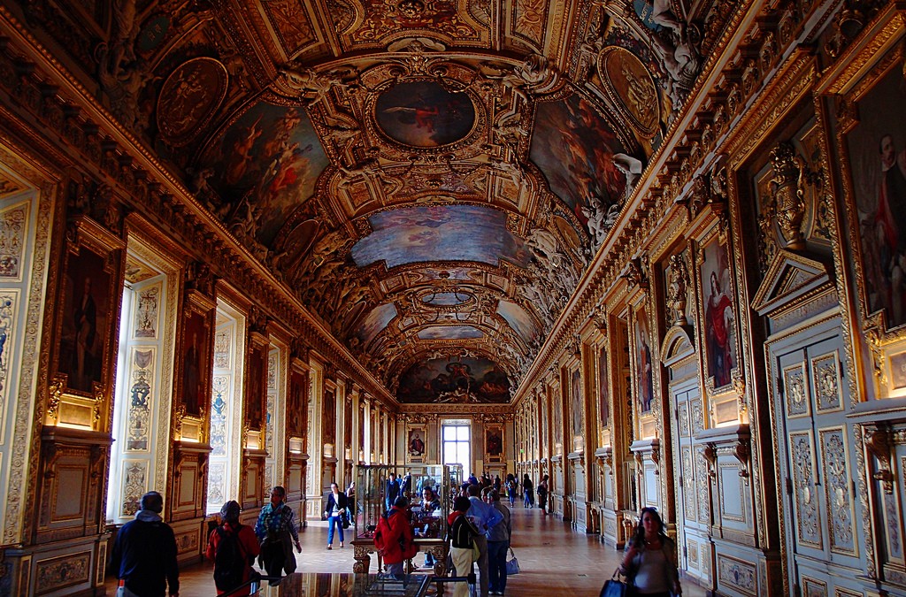 жабах, а легендарна «Джоконда» Леонардо і рафаелевскіх «Прекрасна садівниця» колись були придбані Франциском I поряд з іншою колекцією, що належить самому да Вінчі, але проданої, коли його земні дні завершилися