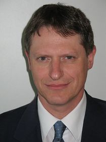 Павло Мертлік   Павло Мертлік, в минулому член соціал-демократичного уряду, нині Райффайсенбанк: