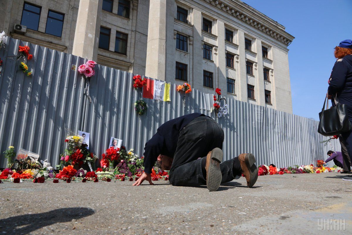 По периметру Соборної площі і Куликового поля будуть виставлені співробітники поліції, вхід на територію буде здійснюватися тільки через встановлені там фільтраційні пункти