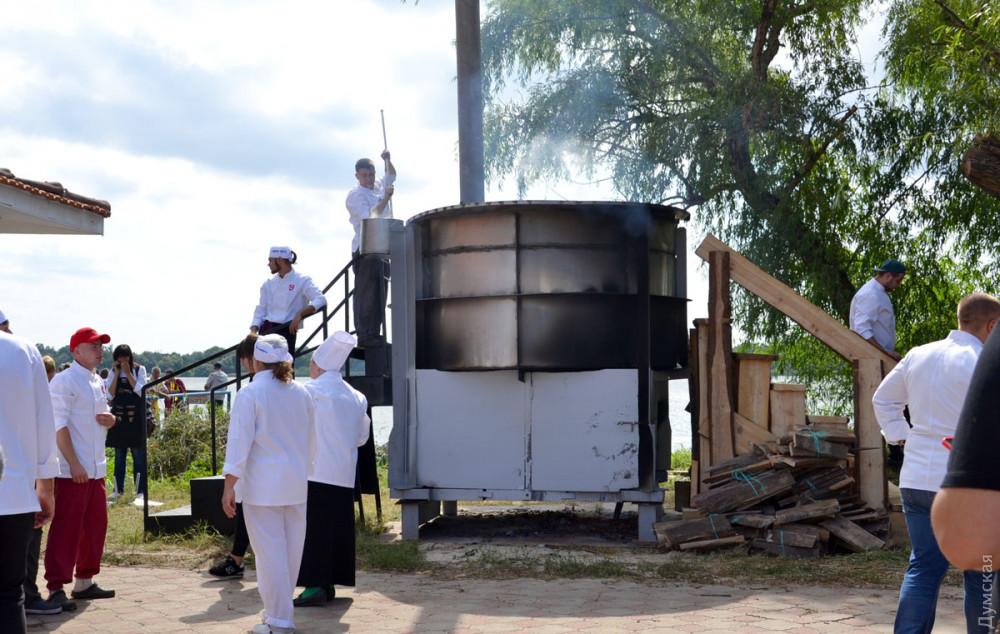 В ході гастрономічного фестивалю «Дунайські гості» в місті Вилкове кухарі приготували для гостей 4 тонни юшки