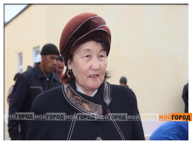 Гульмарія КАІРГАЛІЕВА - одна з тих, хто вже не перший рік здійснює обряд жертвопринесення, а м'ясо потім роздає