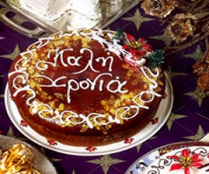 Традиційний грецький новорічний пиріг нерозривно пов'язаний з приходом Нового року, і його можна зустріти у всіх областях Греції, зрозуміло, з деякими відмінностями