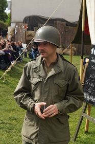 Даніел Малий з Клубу воєнної історії Tommy & Yankee (Фото: Мілош Турек, Чеське радіо - Радіо Прага)   Швидке просування союзницьких військ почалося на початку травня 1945 року