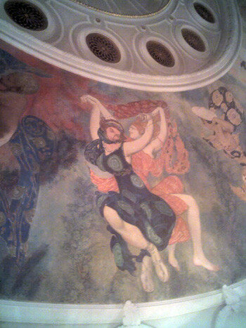 тітки на стелі