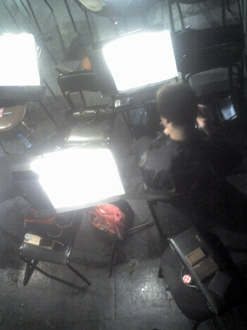 праворуч потерті коробочки флейтиста з забула ніж