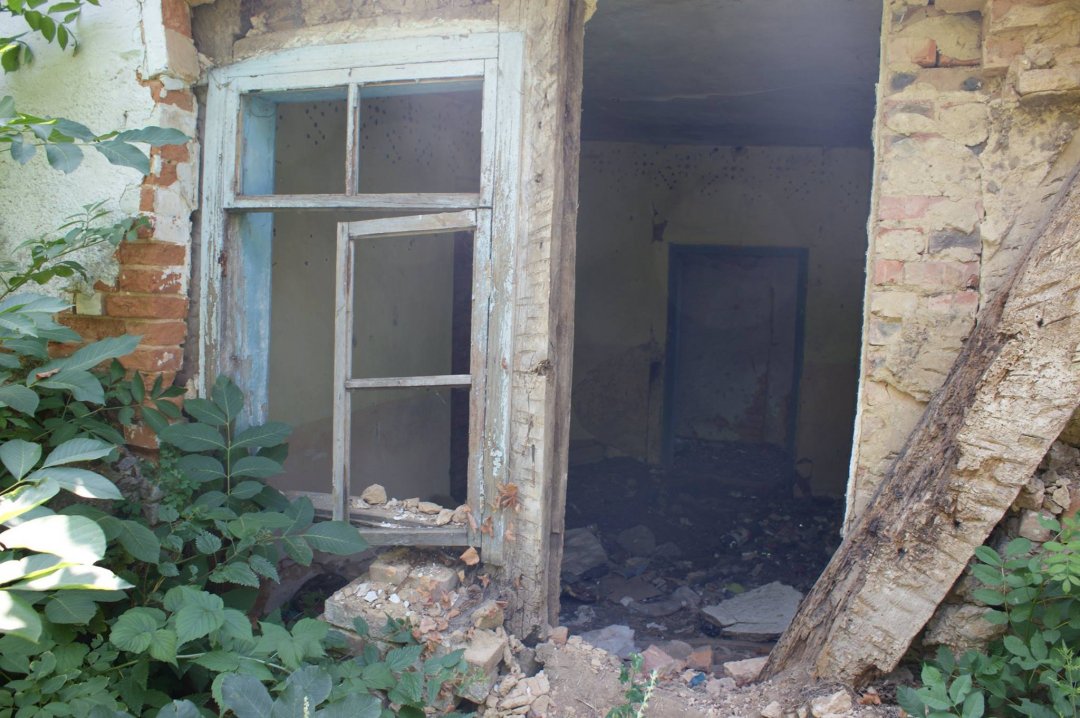 У планах Фонду - створити у відреставрованому будинку музичну школу для місцевих дітлахів, про яку вони так мріють, а навколо нього - музичний театр