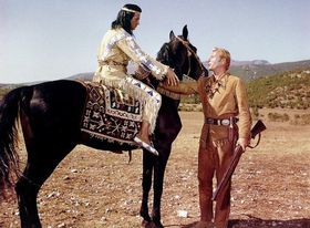 Вінету і Олд Шеттерхенд у фільмі «Скарби Срібного озера» (1962 р)   - Більшу частину життя Ви прожили в Норвегії, де живете досі, і де також живе Ваша сім'я і двоє синів, яких Ви навчили чеської мови і яким прагнули прищепити знання чеських реалій