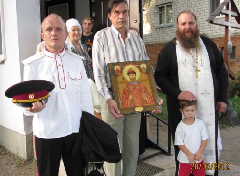 Чаплинський - учасник багатьох акцій «Святого Георгія» та СРН, послідовник   культу Миколи ІІ   , Що проповідує про «Жертві» (тобто, імператор - Цар-Соіскупітель)