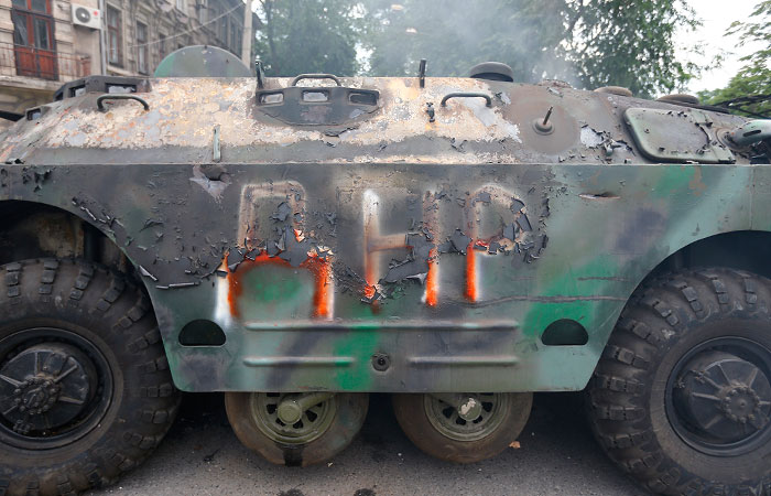 В ході багатосторонніх переговорів Київ і керівництво самопроголошених республік домовилися про перемир'я до ранку 27 червня   У Донецькій обласній державній адміністрації пройшли багатосторонні переговори між представниками України, самопроголошених Донецької і Луганської народних республік і Російської Федерації